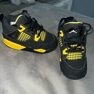 8c Black and yellow thunder 4s